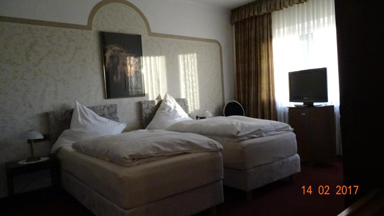Bed & Breakfast Hotel Helga Hein Дюссельдорф Экстерьер фото